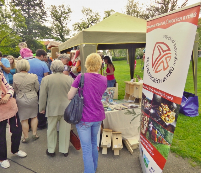 Výrobky se značkou Kraj blanických rytířů regionální produkt se na májových slavnostech ve Vlašimi neztratily.