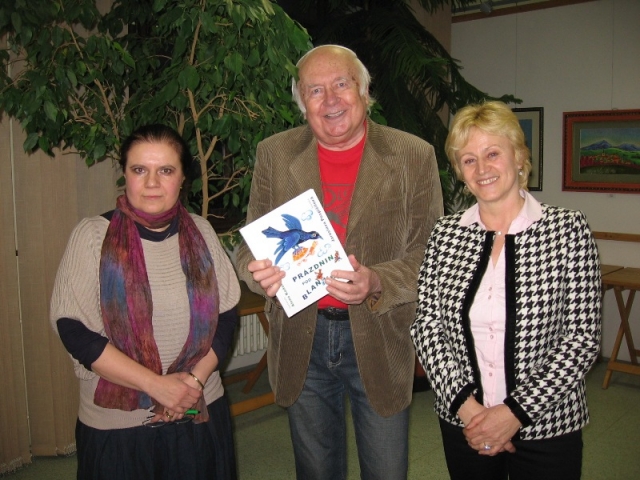 O vernisáži výstavy Aleny Kadavé píše Benešovský deník